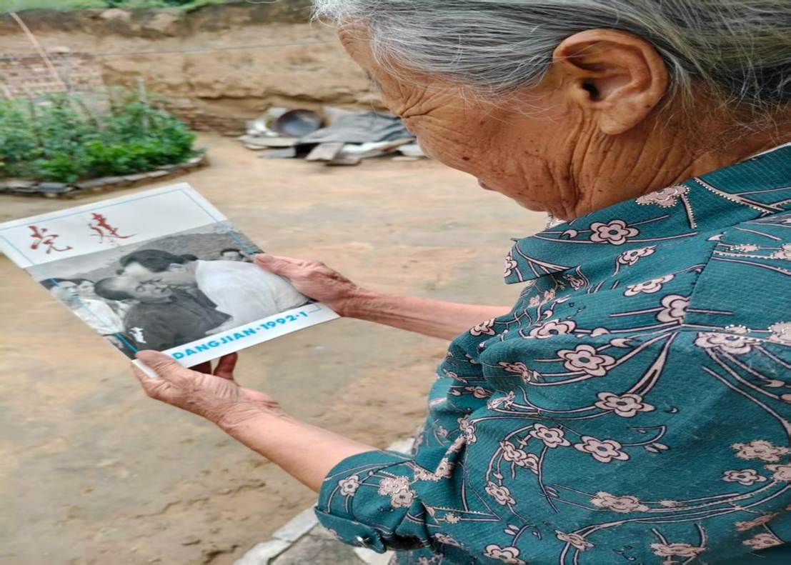 49488068cd70ccee35d98c1b4a41fde